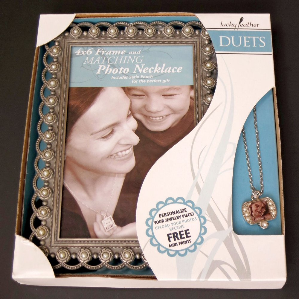 New Duets 4x6 Frame with Matching Photo Necklace